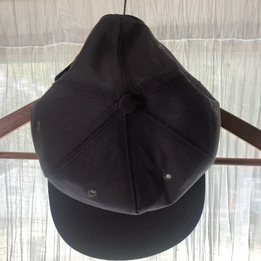 Golf 6 Panel Leather Strapback w/ Metal Clasp - Picture 5 of 5